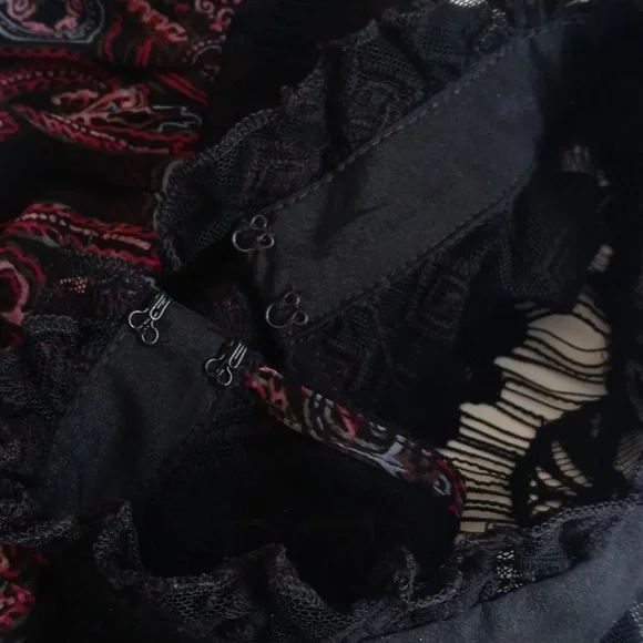 NWT BCBGeneration Women’s Laced Black & Purple Paisley Sleeveless Short Romper S - Picture 9 of 16